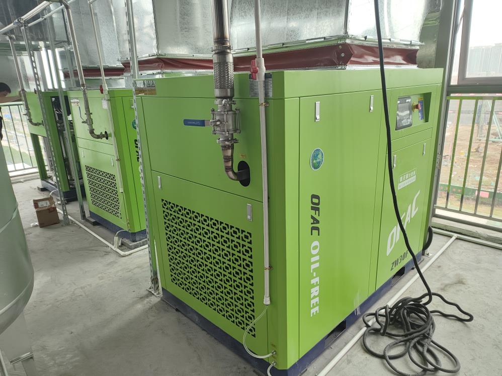 30KW無油水潤滑空壓機(jī)